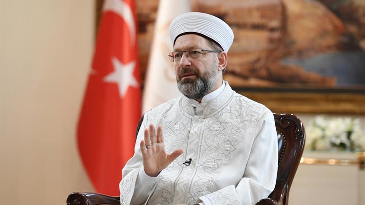Erbaş'tan sigara uyarısı: 'Dinimizce haram'