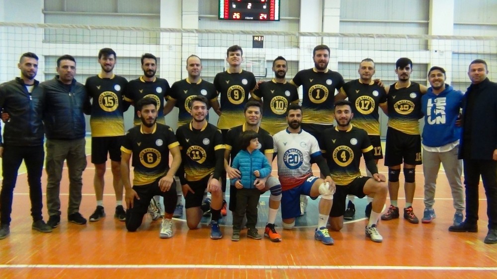 Erciş Belediye Voleybol Takımı playoffu garantiledi 