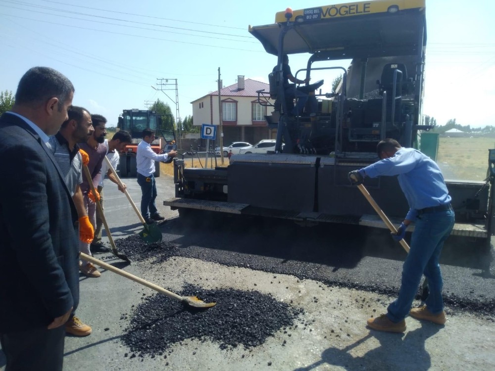 Erciş Belediyesinden asfaltlama çalışması 