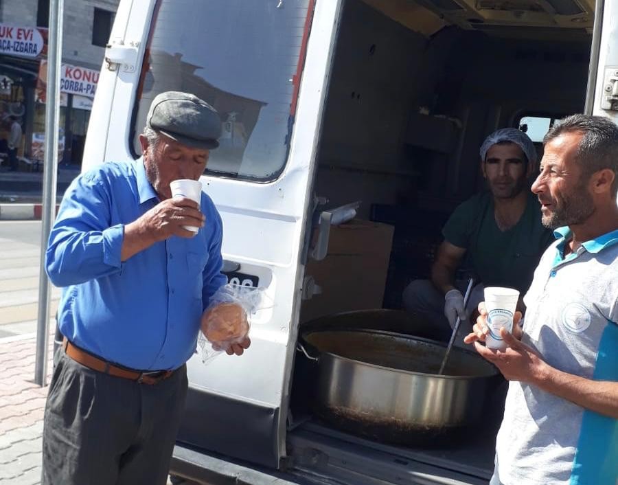 Erciş Belediyesinden çorba dağıtımı 