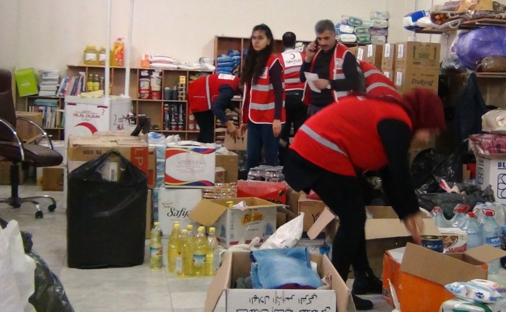 Erciş halkı depremzedeler için seferber oldu 