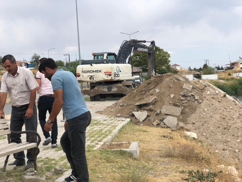 Erciş sahil yolu 2. etap yürüyüş yolu projesi start aldı 