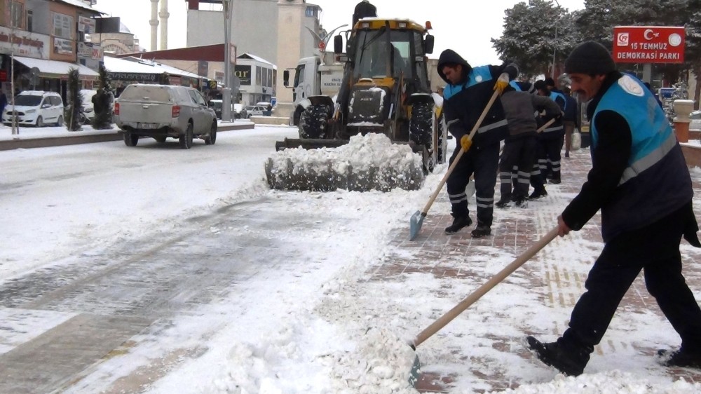 Erciş’te kar yağışı 