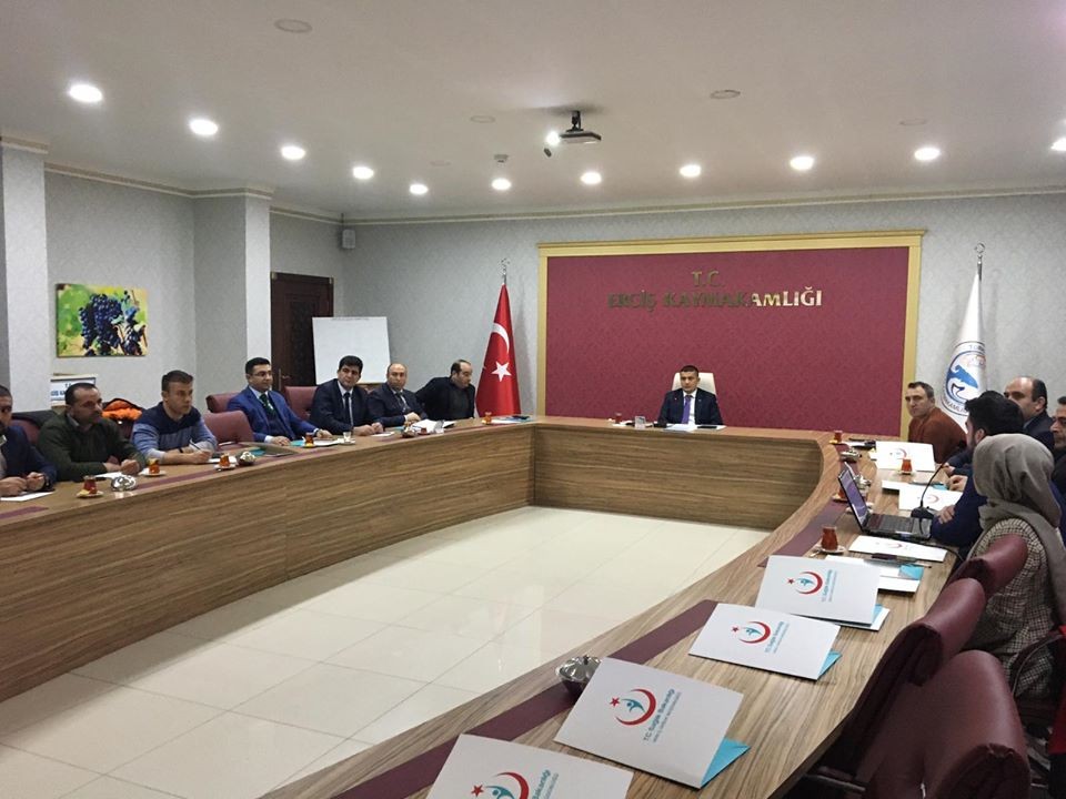 Erciş’te “Koronavirüs’e karşı alınacak önlemler” konulu toplantı 