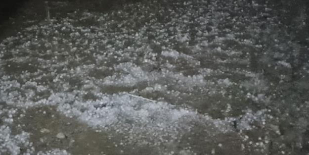 Erciş’te sağanak ve dolu etkili oldu