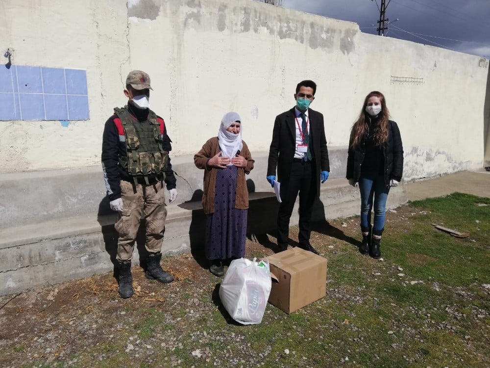 Erciş’te ‘Vefa Sosyal Destek Grubu’ gönülleri fethediyor 