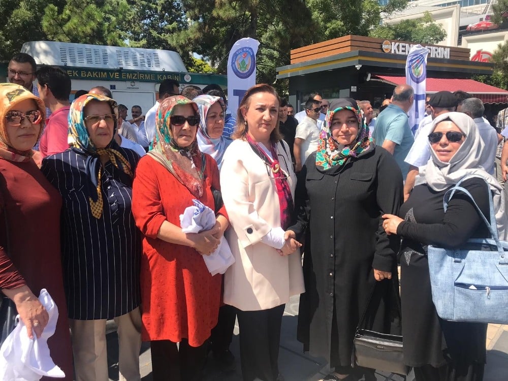 Erciyes Kadın Platformu Başkanı Zübeyde Özgen:”Saygı temelli eğitim ile toplumu yeniden inşa etmeliyiz” 