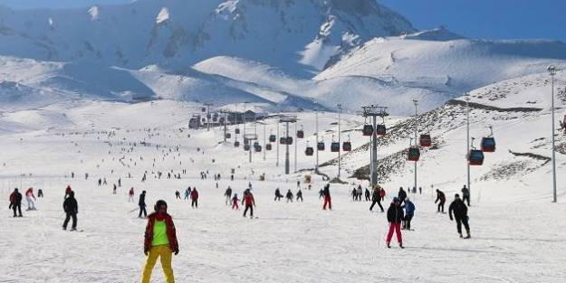 Erciyes Kayak Merkezi doldu taştı!