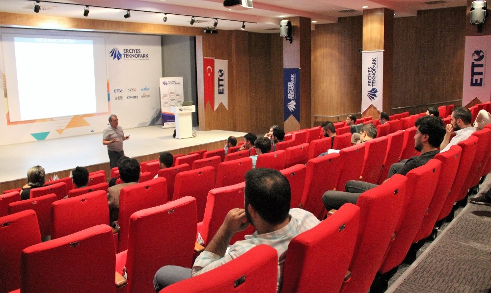 Erciyes Teknopark yazılım firmaları için dış ticaret eğitimi düzenledi 