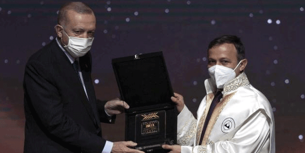 Erciyes Üniversitesi'ne TURKOVAC ödülü