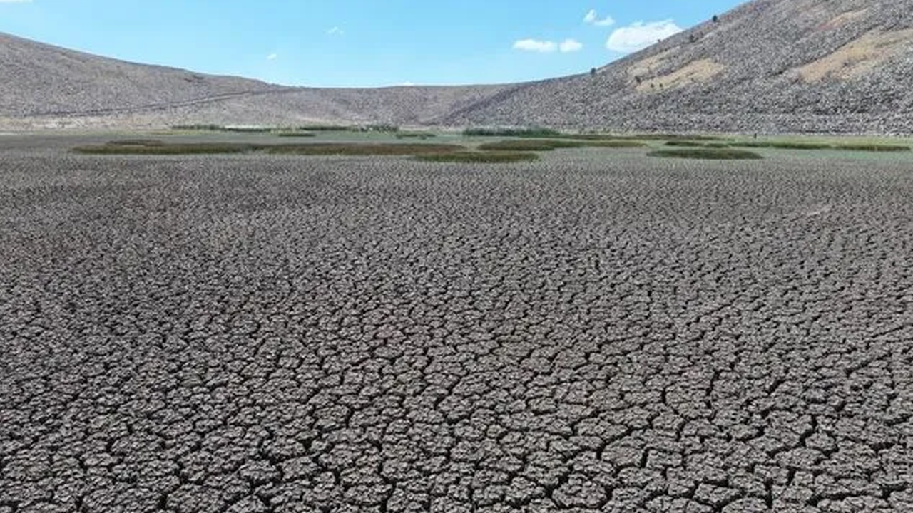 Erciyes'in eteğindeki göl kurudu!