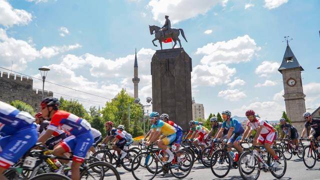 Erciyes’te dönen pedallar 25 milyon lira katkı sağladı