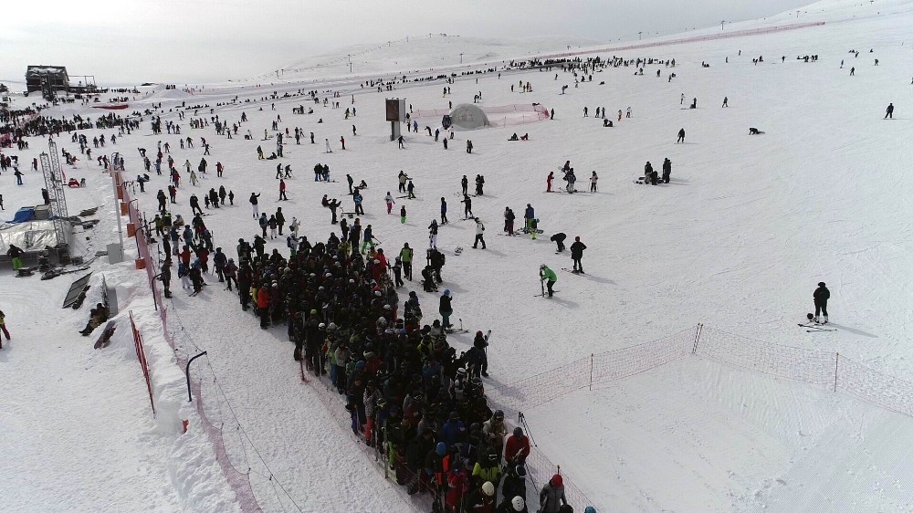 Erciyes’te hafta sonu yoğunluğu 