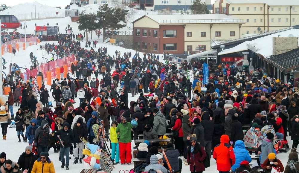 Erciyes’te haftasonu yoğunluğu: 100 bin kişi Erciyes’te 