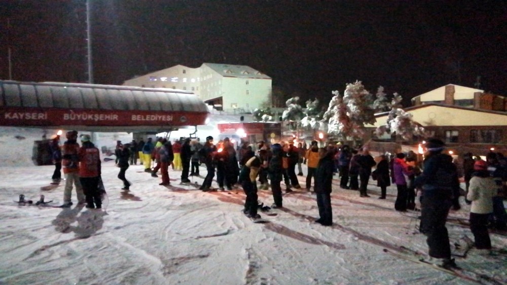 Erciyes’te ’Meşaleli’ yılbaşı heyecanı 