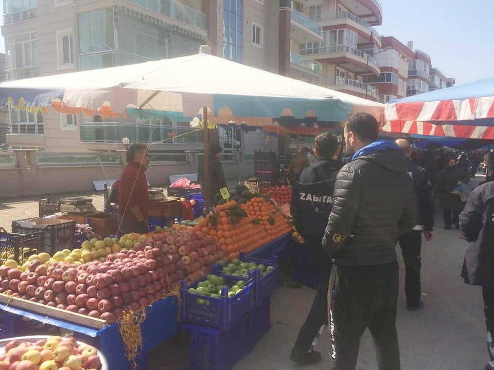 Erdek pazarında ‘Korana’ sessizliği 