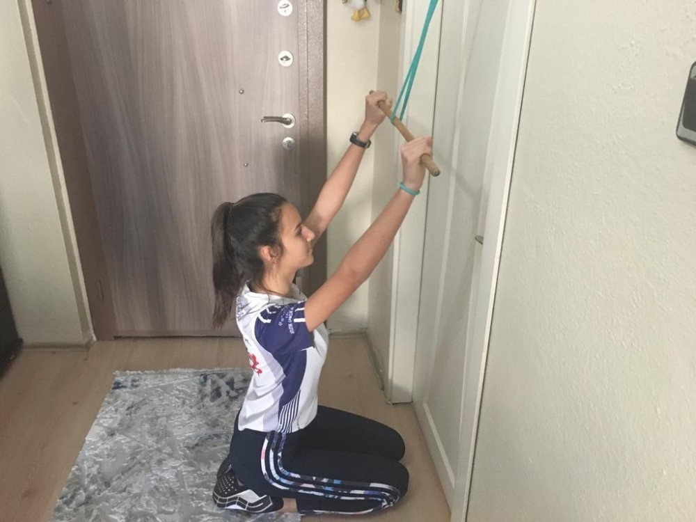 Erdek’li atletler evlerinde çalışıyor 