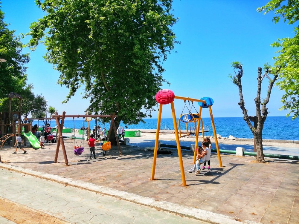 Erdekli çocuklara erken bayram 