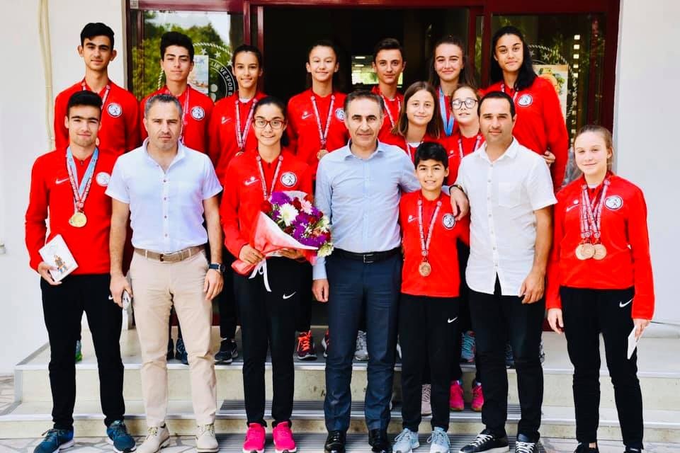 Erdek’li sporcularından Müdür Arıcıoğlu’na ziyaret 