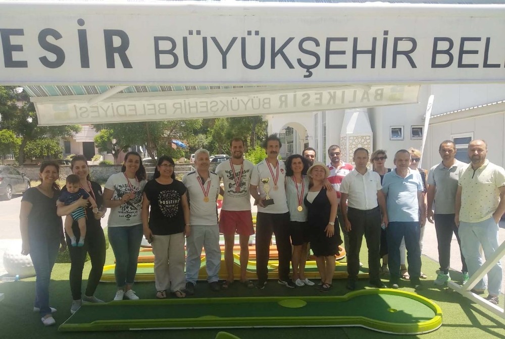 Erdek’te mini golf’ turnuvası yapıldı 
