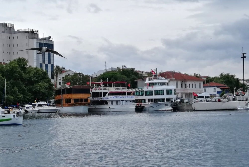 Erdek’te yüzer restoranlar yer arıyor 