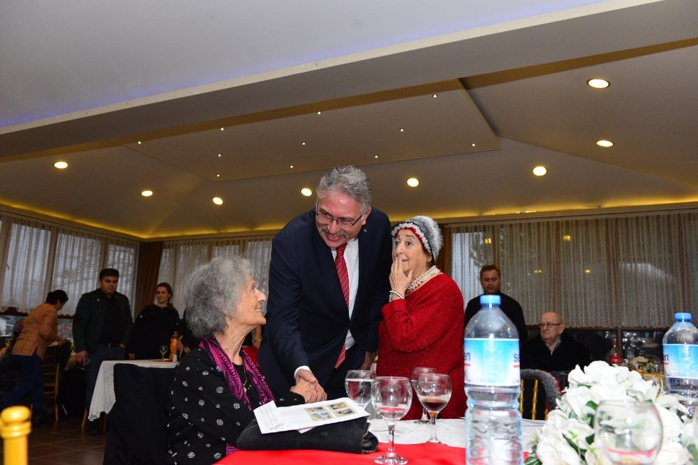 Erdemirli Mühendisler huzurevi sakinlerini ağırladı 