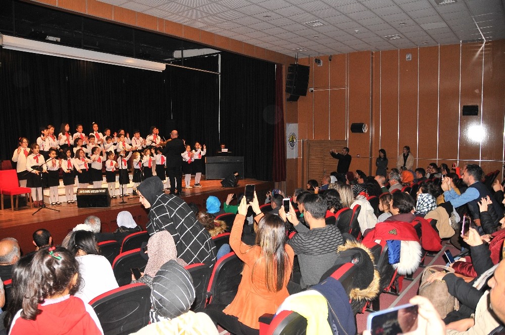 Erdemli Belediye Korosu sezon açılışını yaptı 