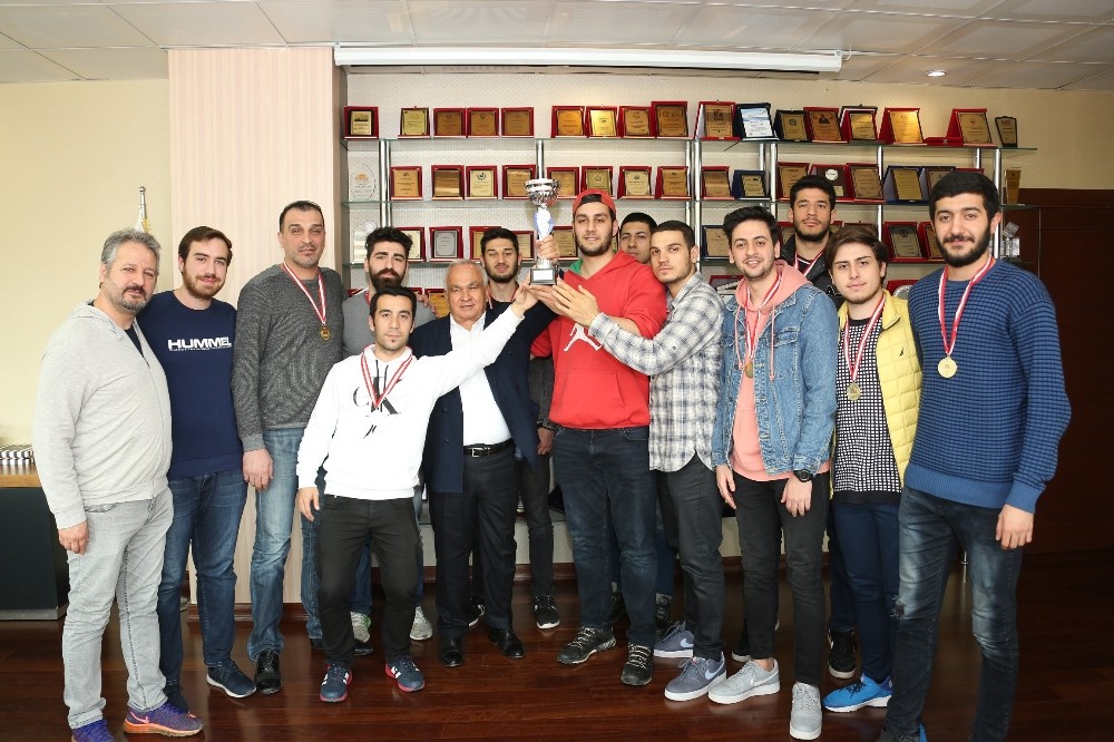 Erdemli Belediyesi Basketbol Takımı, üst lige yükseldi 