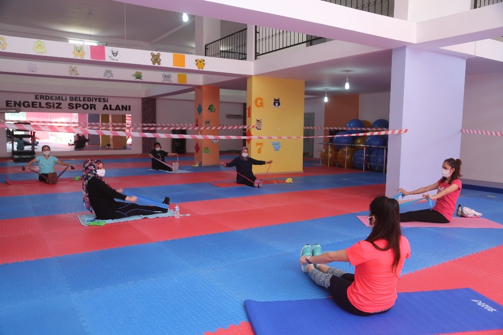 Erdemli Belediyesi Spor Merkezi faaliyete başladı 