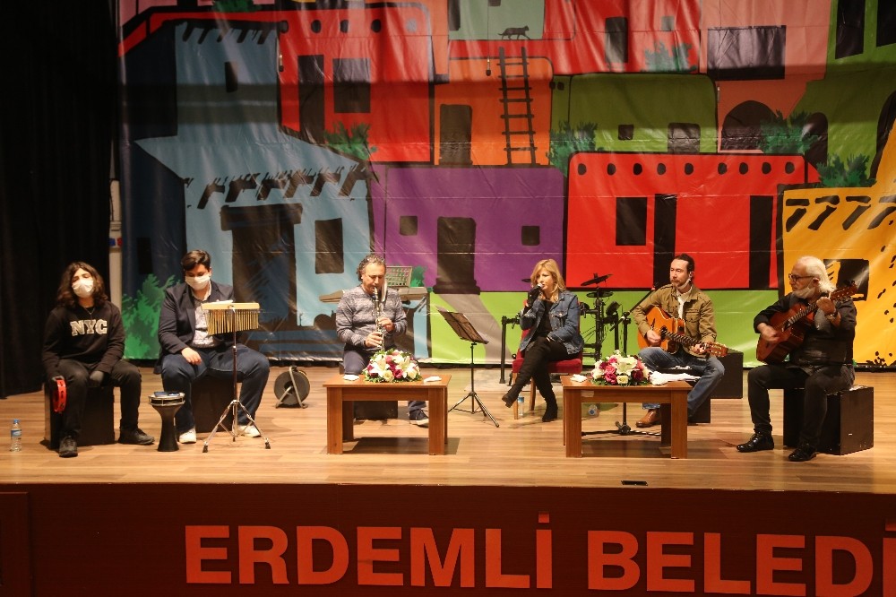 Erdemli Belediyesinden online konser 