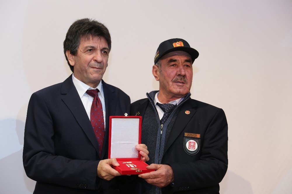 Erdemli’de Kıbrıs gazilerine madalya ve berat verildi 