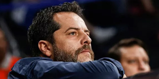 Erden Timur'dan olay 