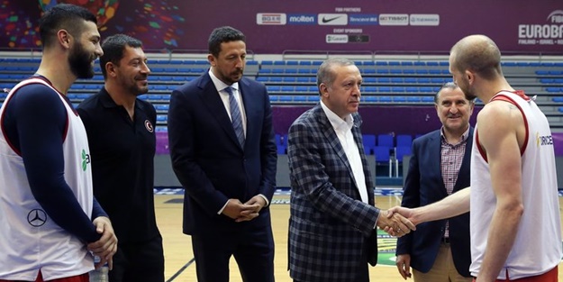 Erdoğan 12 dev adamı ziyaret etti