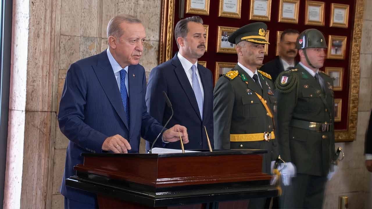 Erdoğan 30 Ağustos nedeniyle Anıtkabir'i ziyaret etti