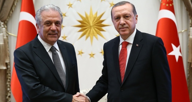 Erdoğan, AB Komiseri’ni kabul etti