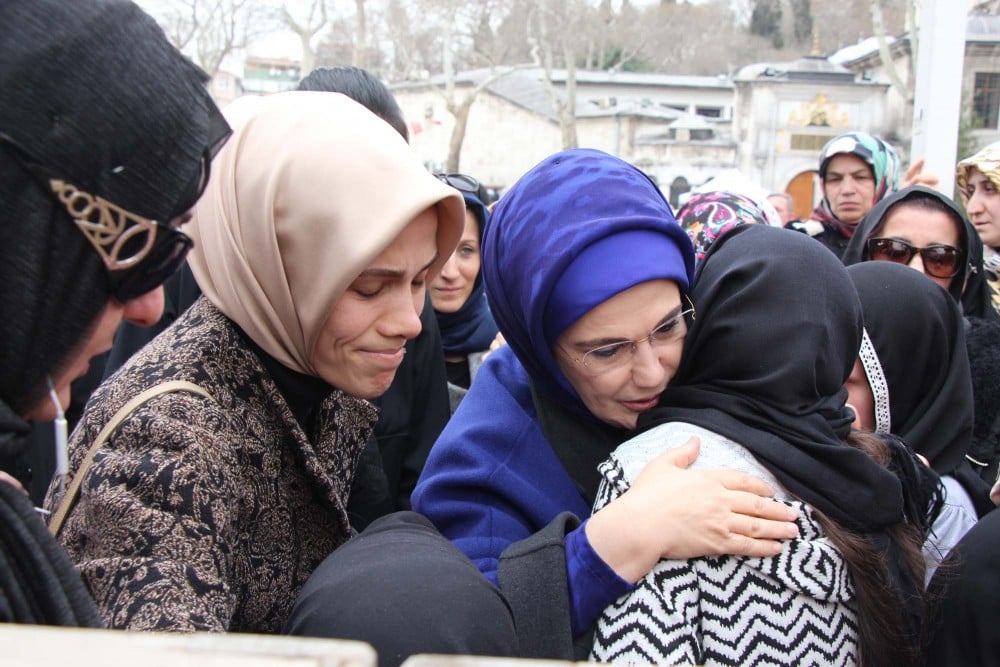 Erdoğan'ın acı günü: Son yolculuğuna uğurlandı!