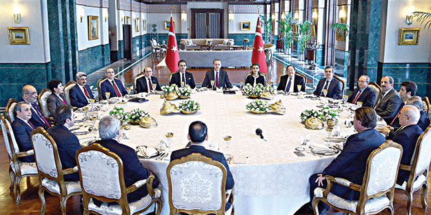 Erdoğan akademisyenleri Cumhurbaşkanlığı Sofrası’nda ağırladı