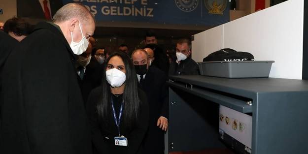 Erdoğan, ASELSAN üretimi X-ray cihazını inceledi