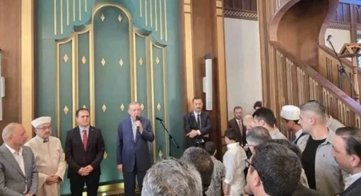 Erdoğan bayram namazını orada kıldı! Haremi Şerif’li dua