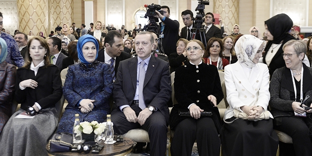 Erdoğan: Ben annemin ayaklarının altını öperdim