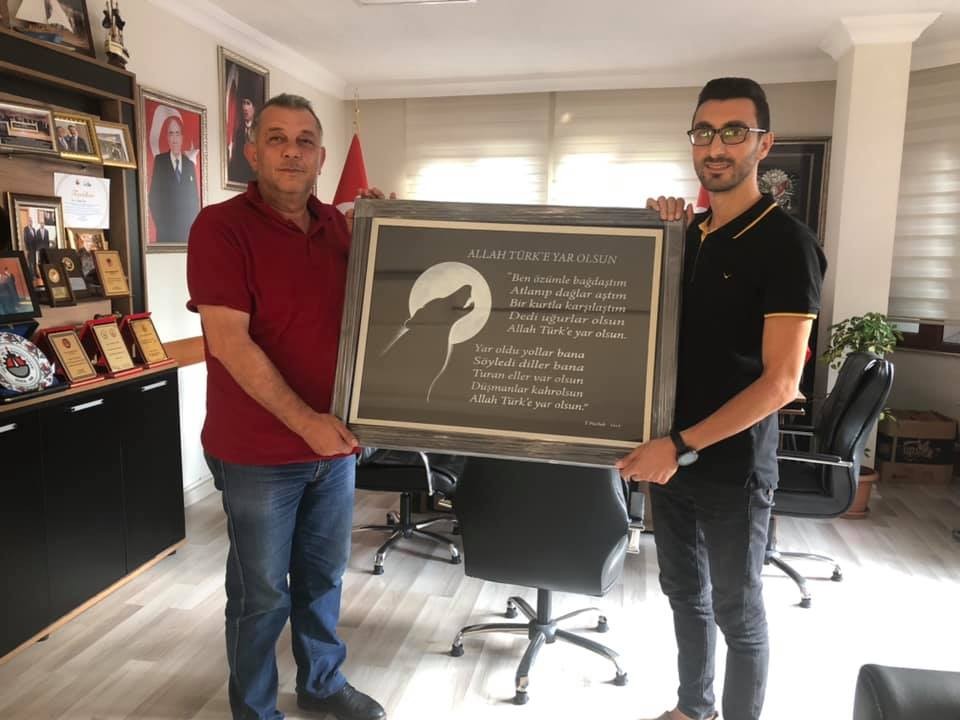 Erdoğan Bıyık’a anlamlı hediye 