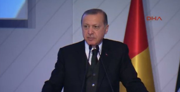 Erdoğan: Dolar ve euro baskısı altında TL'yi eritmemize gerek yok