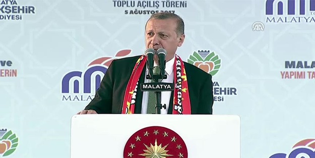 Erdoğan: Duruşmalarda soytarılık yapıyorlar
