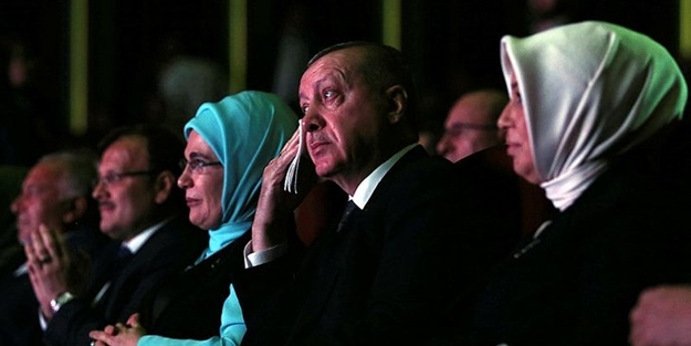 Erdoğan ekranda görünce gözyaşlarını tutamadı