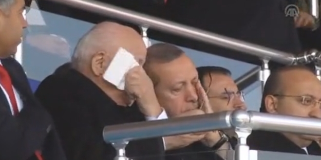 Erdoğan gözyaşlarını tutamadı