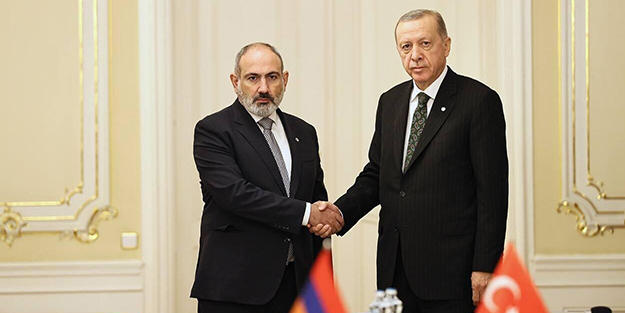 Erdoğan ile Paşinyan görüştü! Türkiye ve Ermenistan arasında normalleşme vurgusu