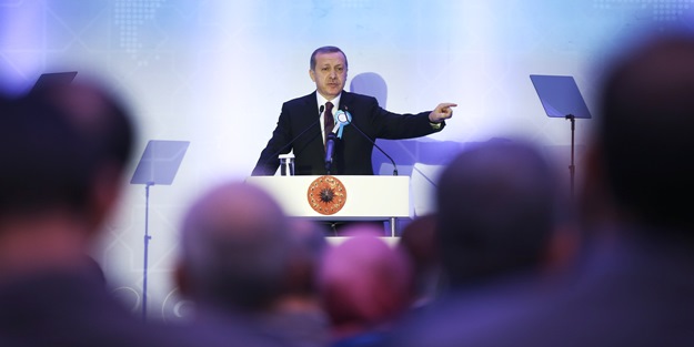 Erdoğan: İsteseler de istemeseler de Osmanlıca öğretilecek