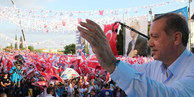 Nifak için pusuda yatanları sevindirmeyeceğiz