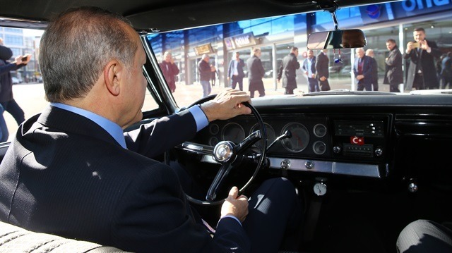 Erdoğan klasik otomobil kullandı