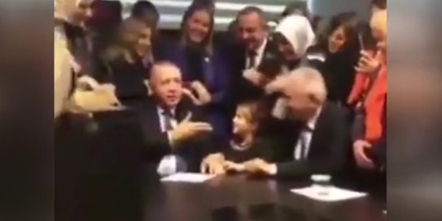 Erdoğan konuşurken araya girdi, salon bir anda...